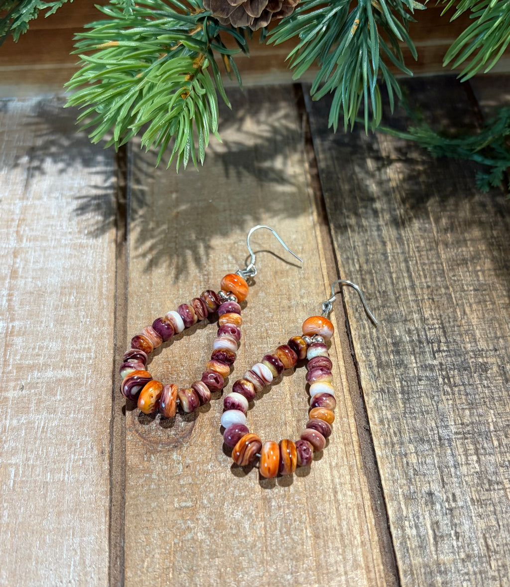 Spiny Oyster & Lions Paw Hoop Earrings